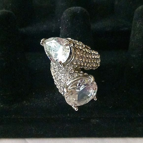 UNIQUE ROUND/OVAL RING SIZE 8 - Picture 6 of 7